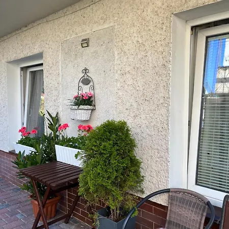 J&T Pokoje Wczasowe Kolobrzeg Exterior photo